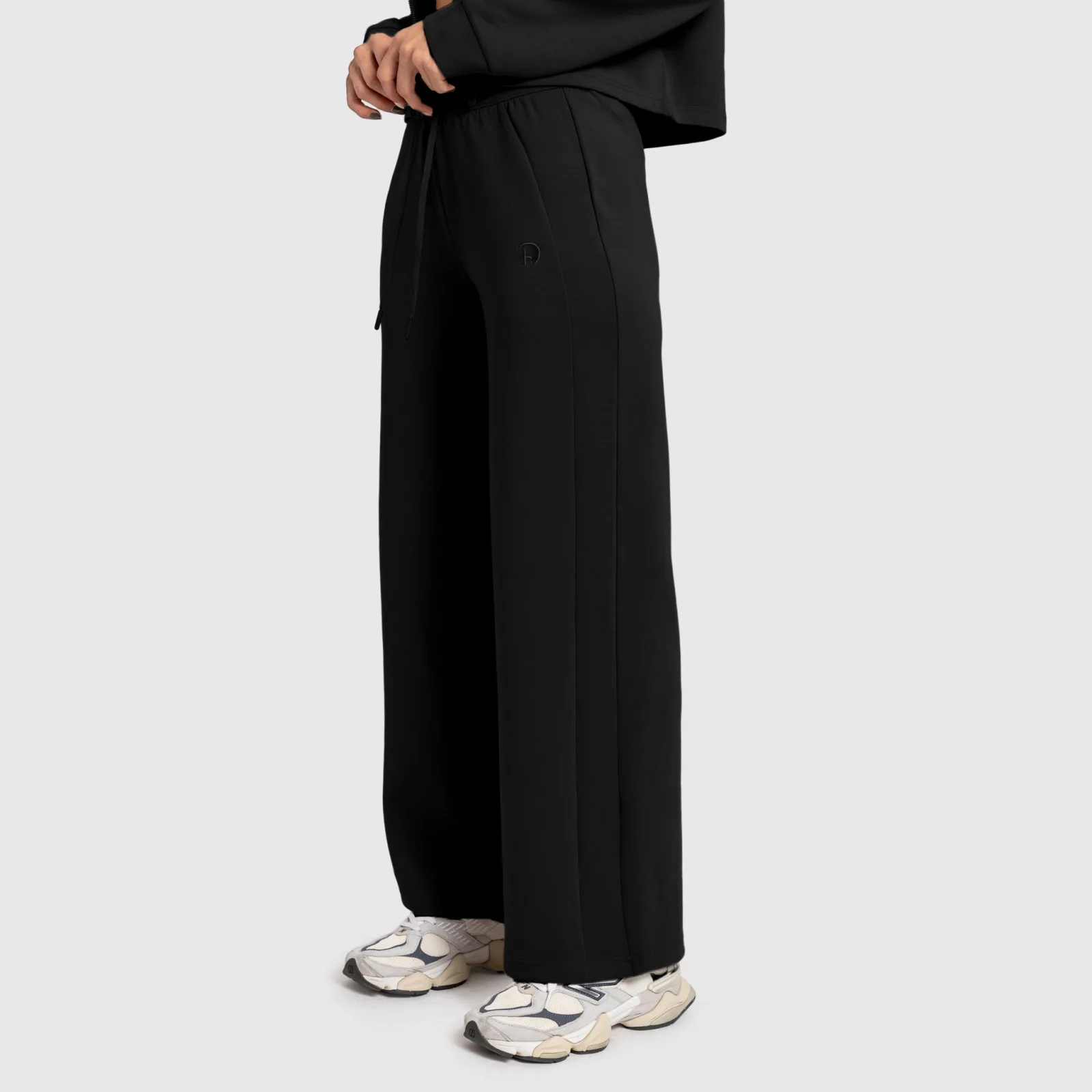 Pantaloni de trening damă Iron Aesthetics Enigma, negri-1