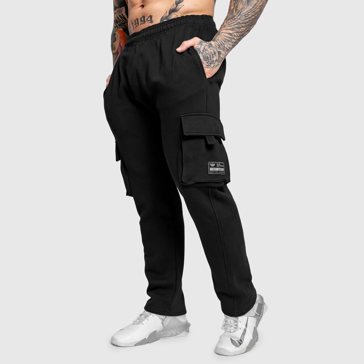 Pantaloni de trening bărbați Iron Aesthetics Utility, negri-1