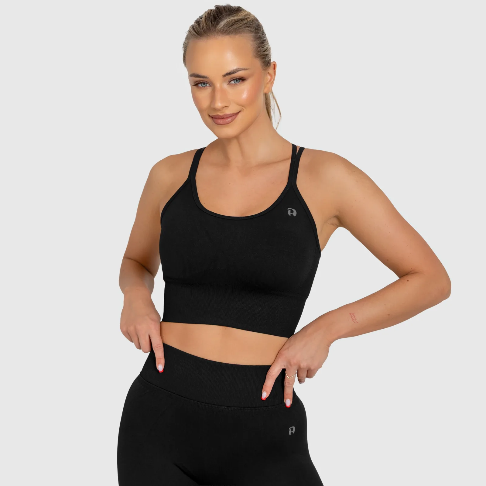 Bustiera sport damă Iron Aesthetics Ultimate, neagră-1